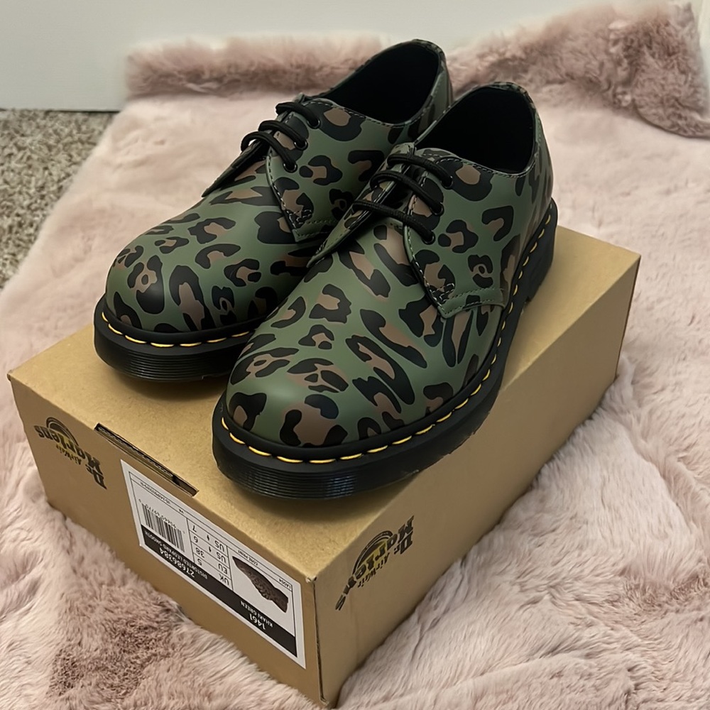 Dr Martens 1461 DISTORTED LEOPARD PRINT OXFORD SHOES (Men’s Size 6.5) - Picture 2 of 8